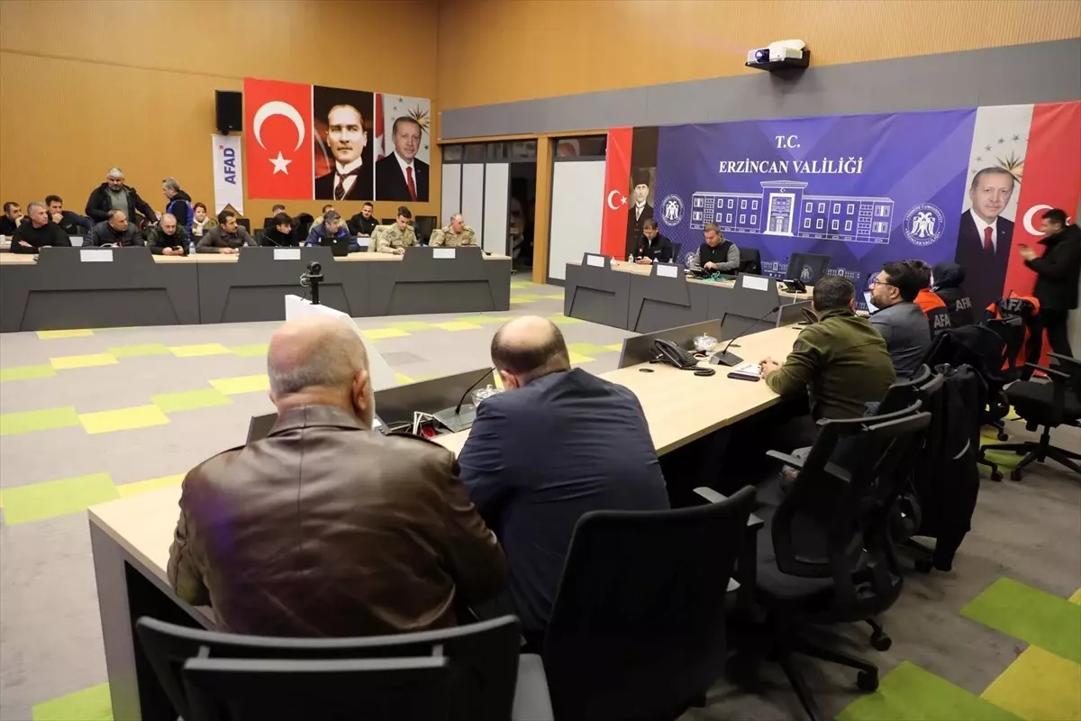 Erzincan’da Kar Nedeniyle Mahsur Kalanlar Yurtlarda Misafir Ediliyor